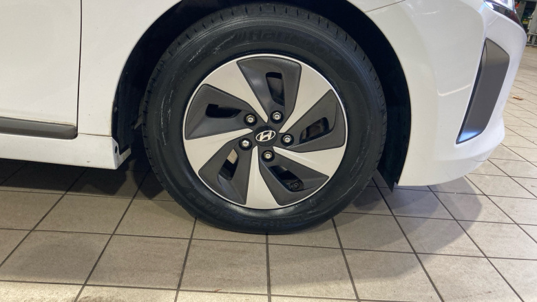 Hyundai IONIQ 1.6 GDi Hybrid Premium 5dr DCT Hybrid Hatchback